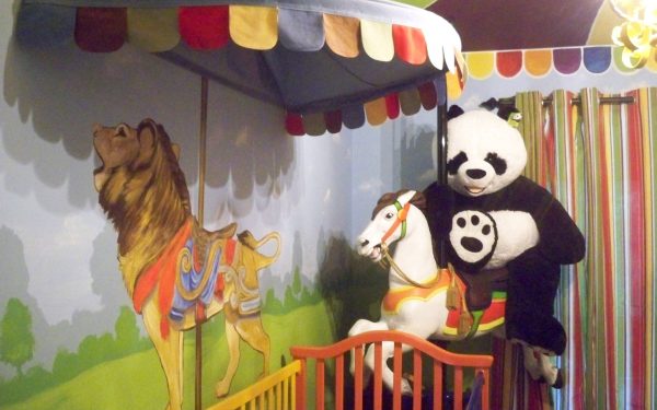 Murals By Marg: a Canadian artist showcases her portfolio using a .CA website