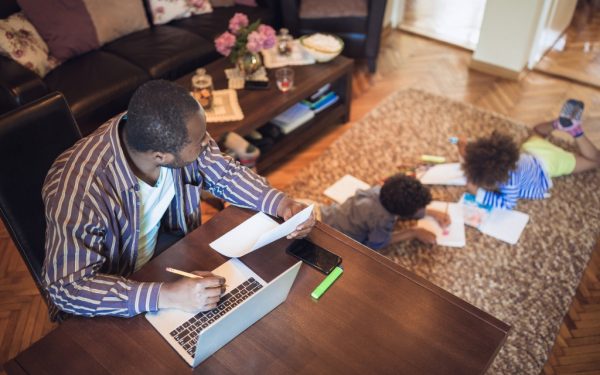 "COVID-19 has changed everything." New survey shows the number of Canadians working from home has grown seven-fold