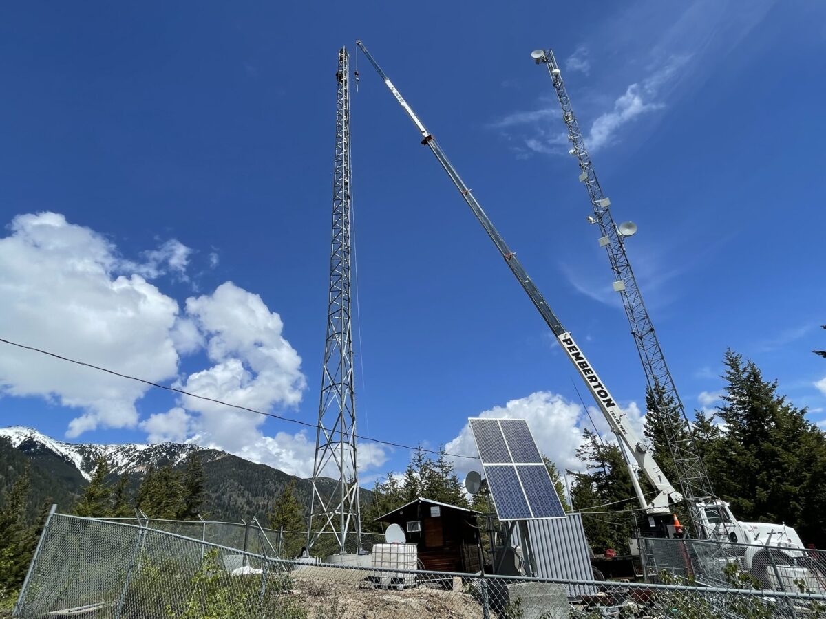 photo of a crane and worksite in bridge river valley
